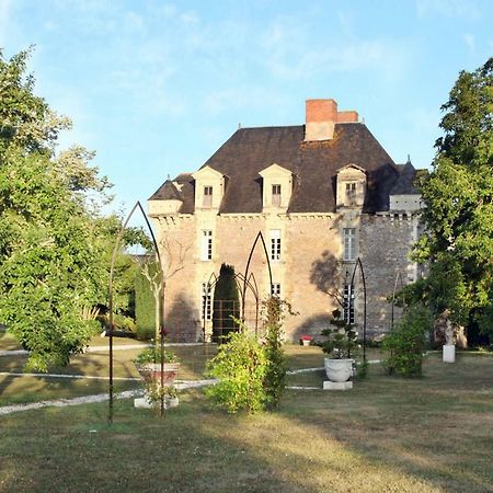 Chateau De La Fresnaye Bed and Breakfast Saint-Aubin-de-Luigné Esterno foto